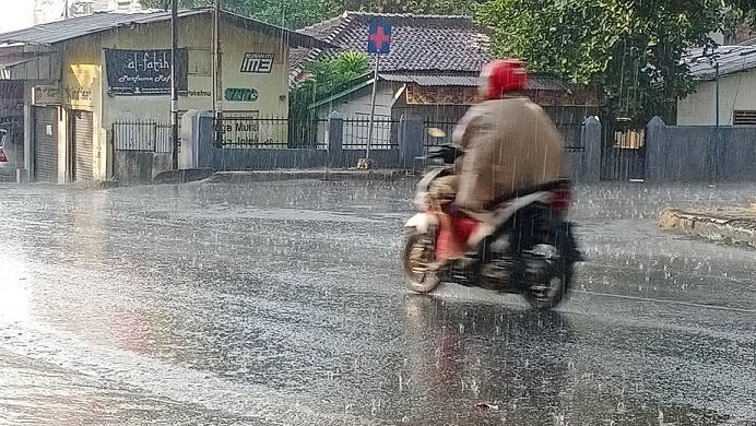 Prakiraan Cuaca Sabtu 17 September 2022, Wilayah Lampung Berpotensi Hujan Lokal 
